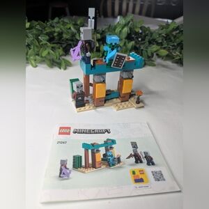 Lego Minecraft 21267 The Illager Desert Patrol Complete Set